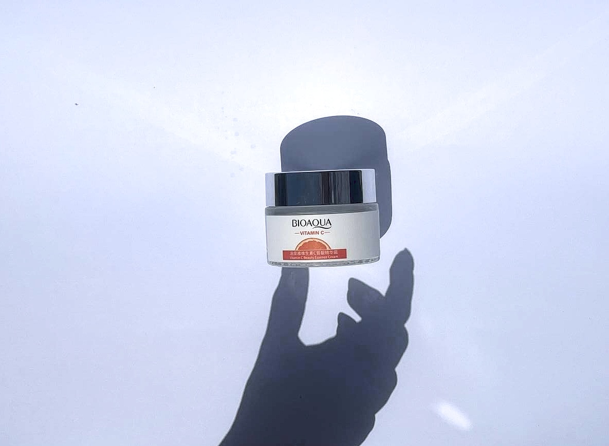 کرم آبرسان ویتامین سی بیوآکوا